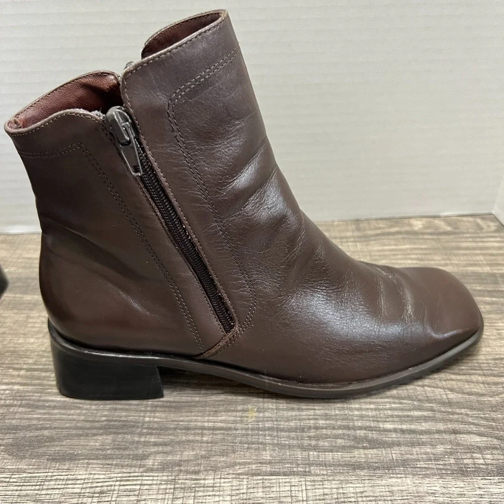 Bruno Valenti Romy Ankle Boot 8.5 Brown Leather Square Toe‎ Block Heel Zippers